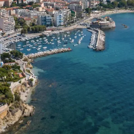 50m From The Sea In Tolone